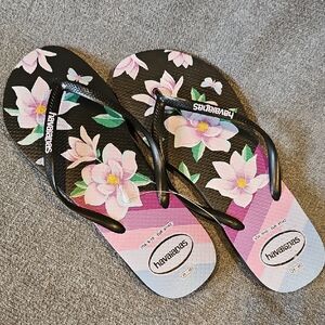 Havaianas 9/10 Black Pink Floral Flip Flops